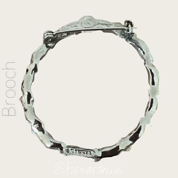 Bundle Closet Sale 3 For $$15 | Silver Tone Gerry Wreath Brooch - Picture 4 of 8